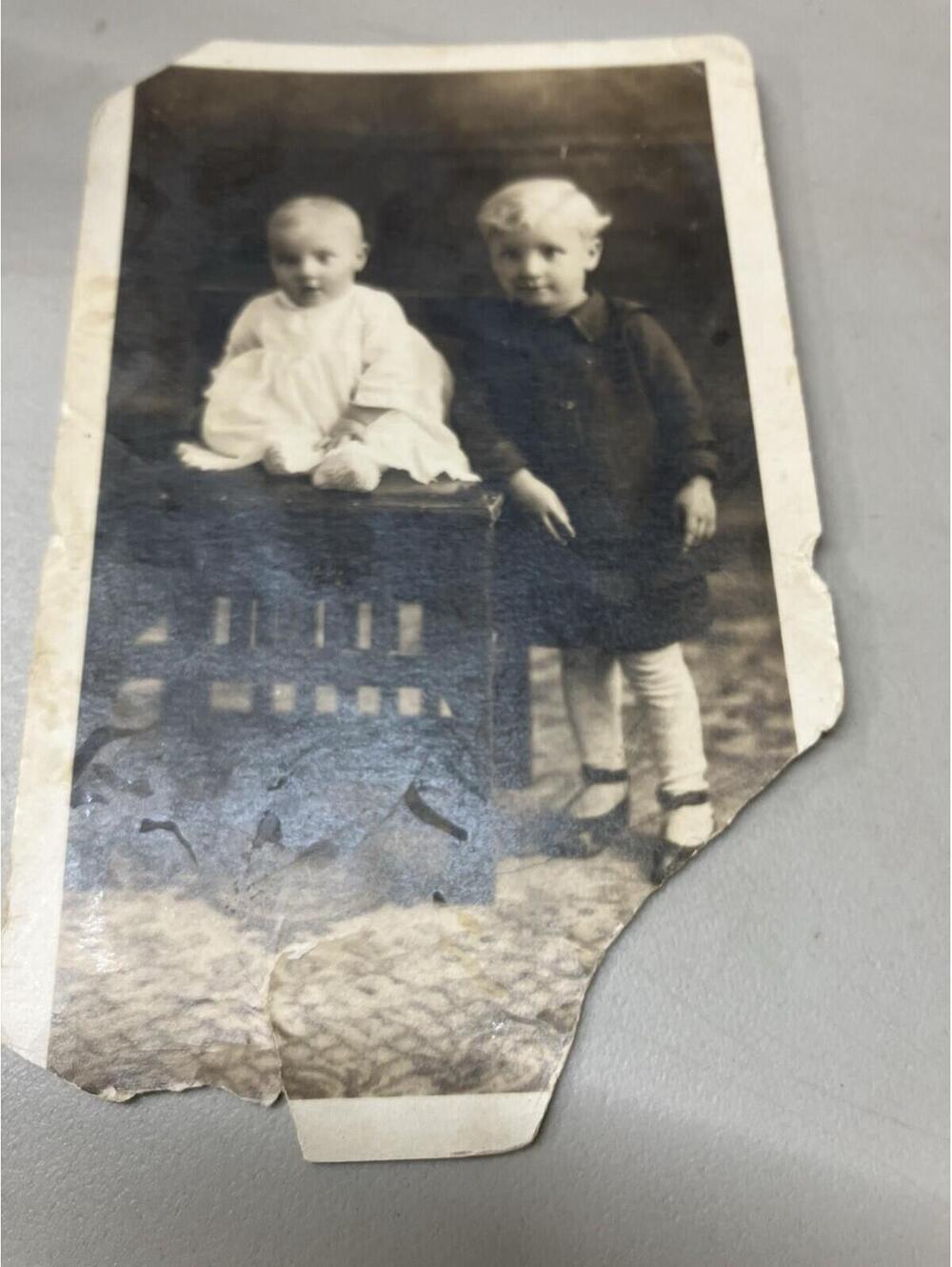 VTG Lot Of 40+ Photos From Late 1800’s-to 1930’s (same Family) - Picture 12 of 16